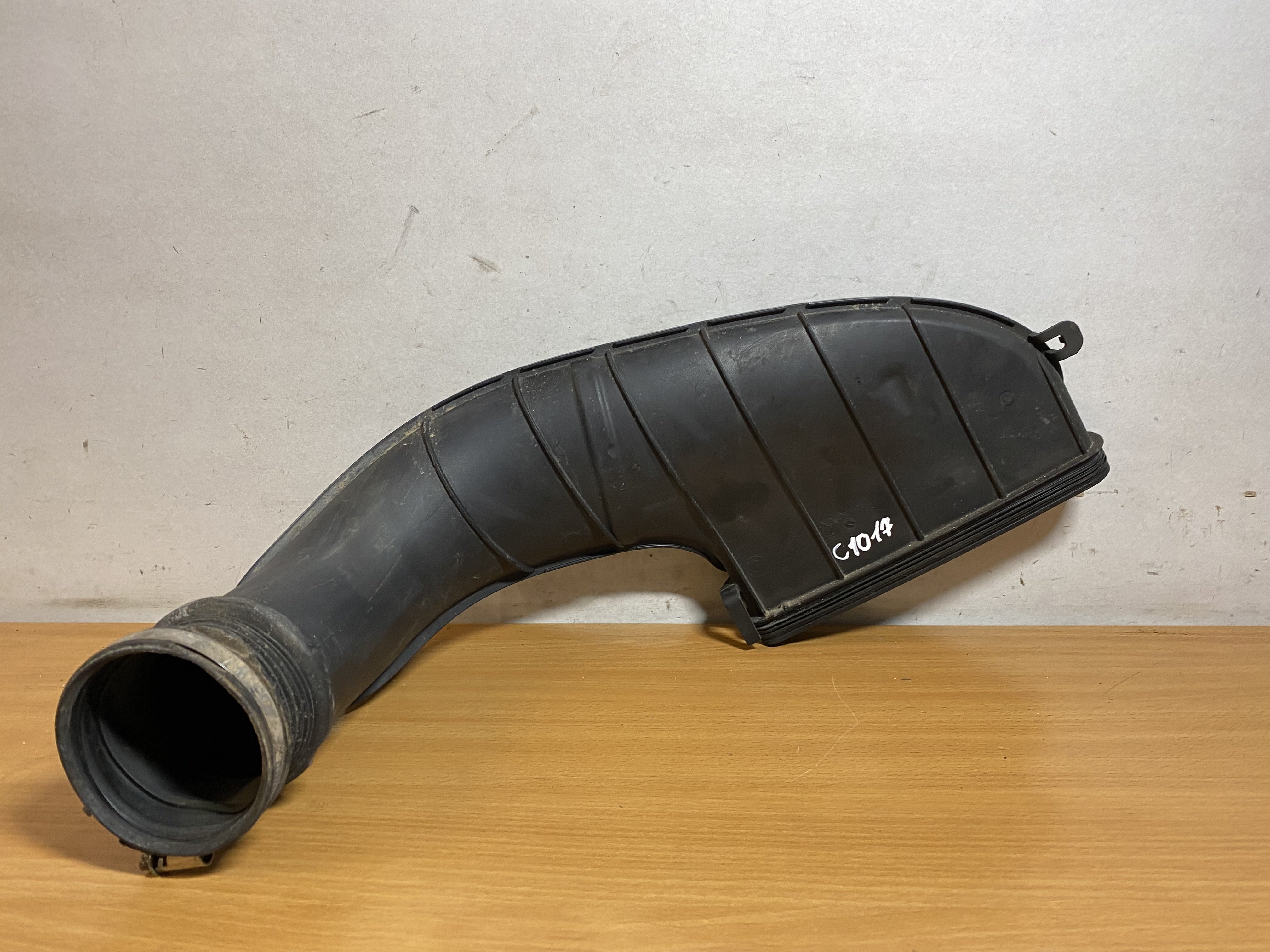 BMW X5 E70 (2006-2013) Air intake duct part 13717812264
