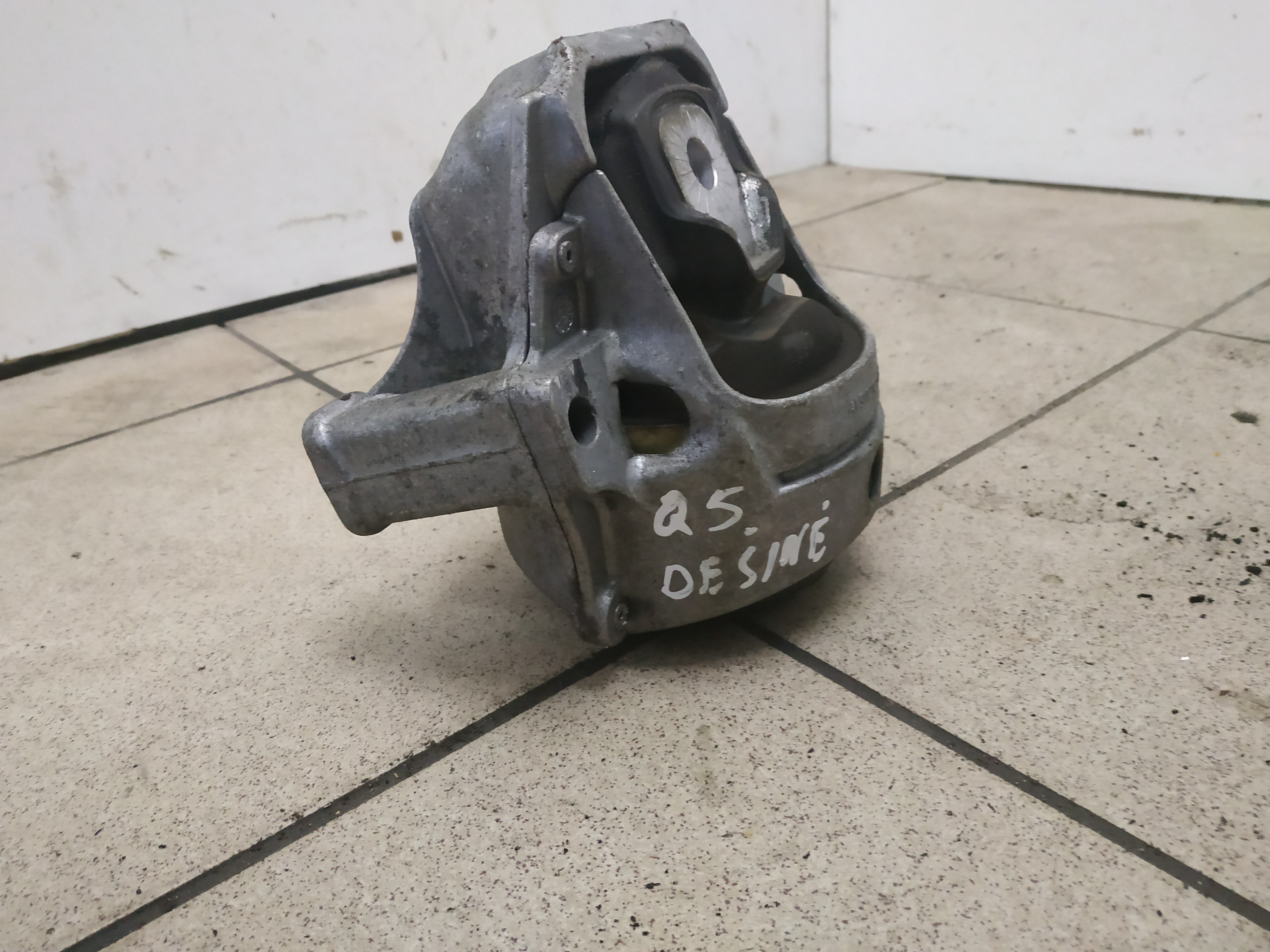 AUDI Q5 FY Right Side Engine Mount 8R0199381 2016 eBay