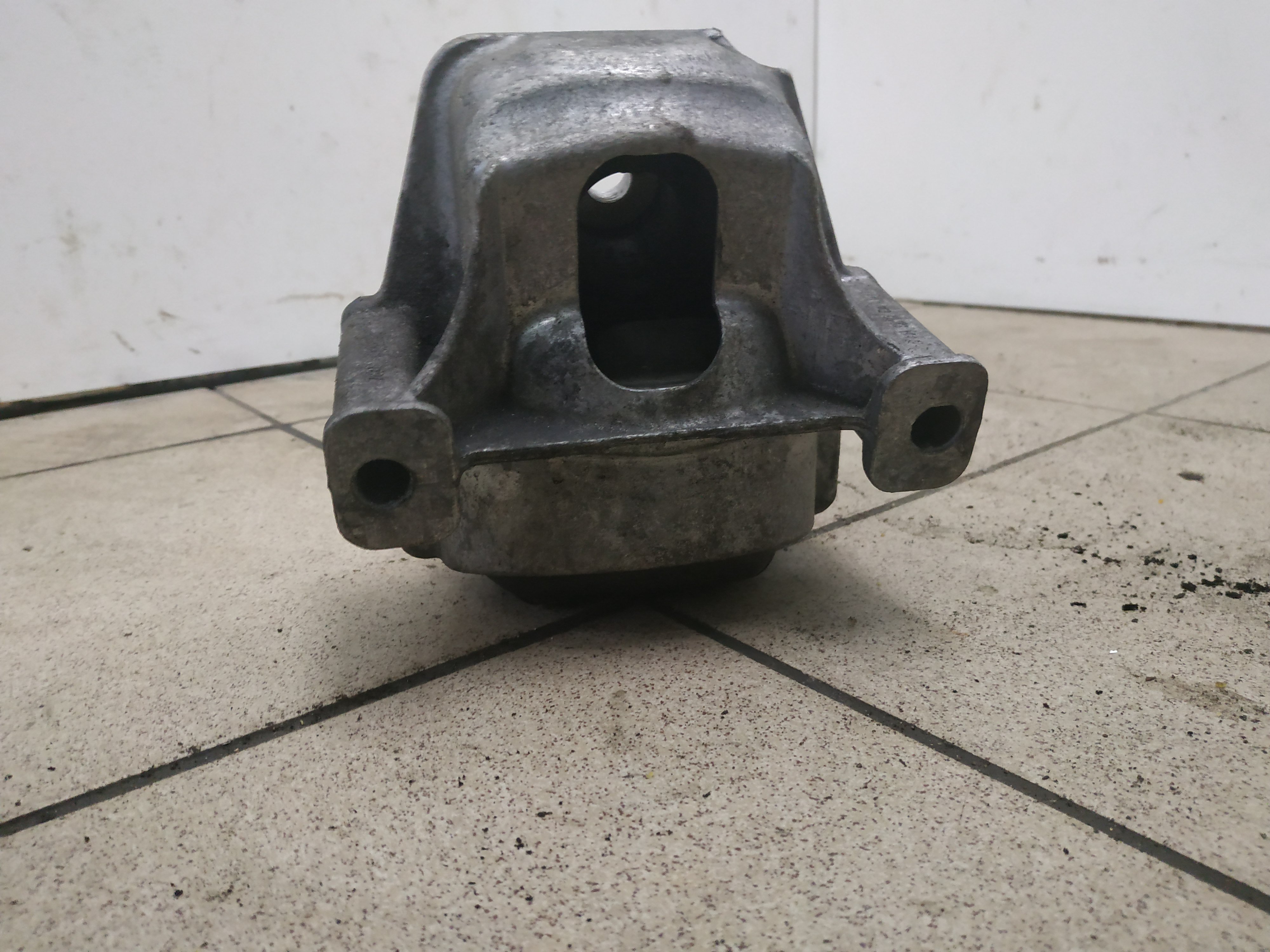 AUDI Q5 FY Right Side Engine Mount 8R0199381 2016 eBay
