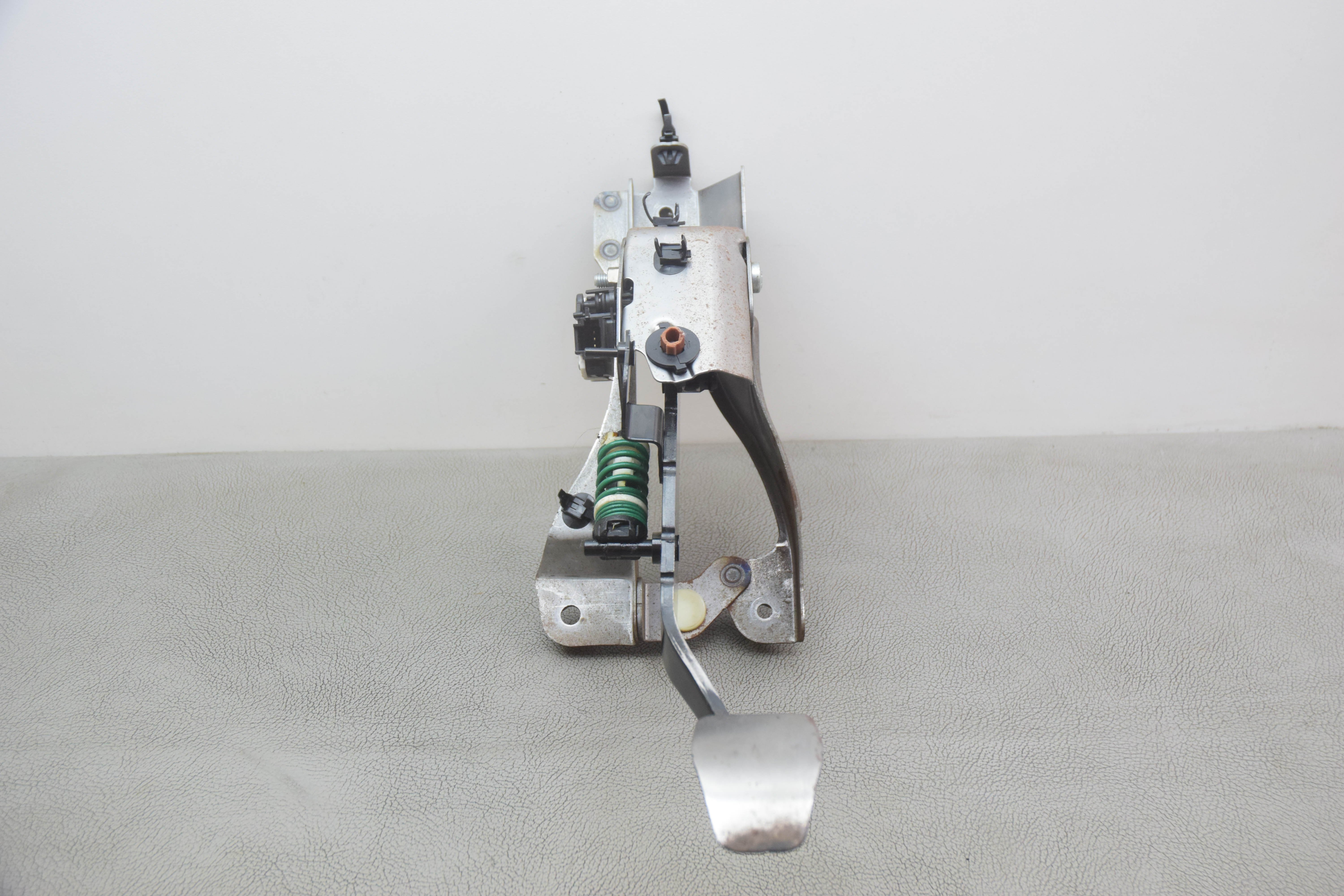 NISSAN QASHQAI J11 1.5dci Clutch Pedal RHD OEM 465034BG2B