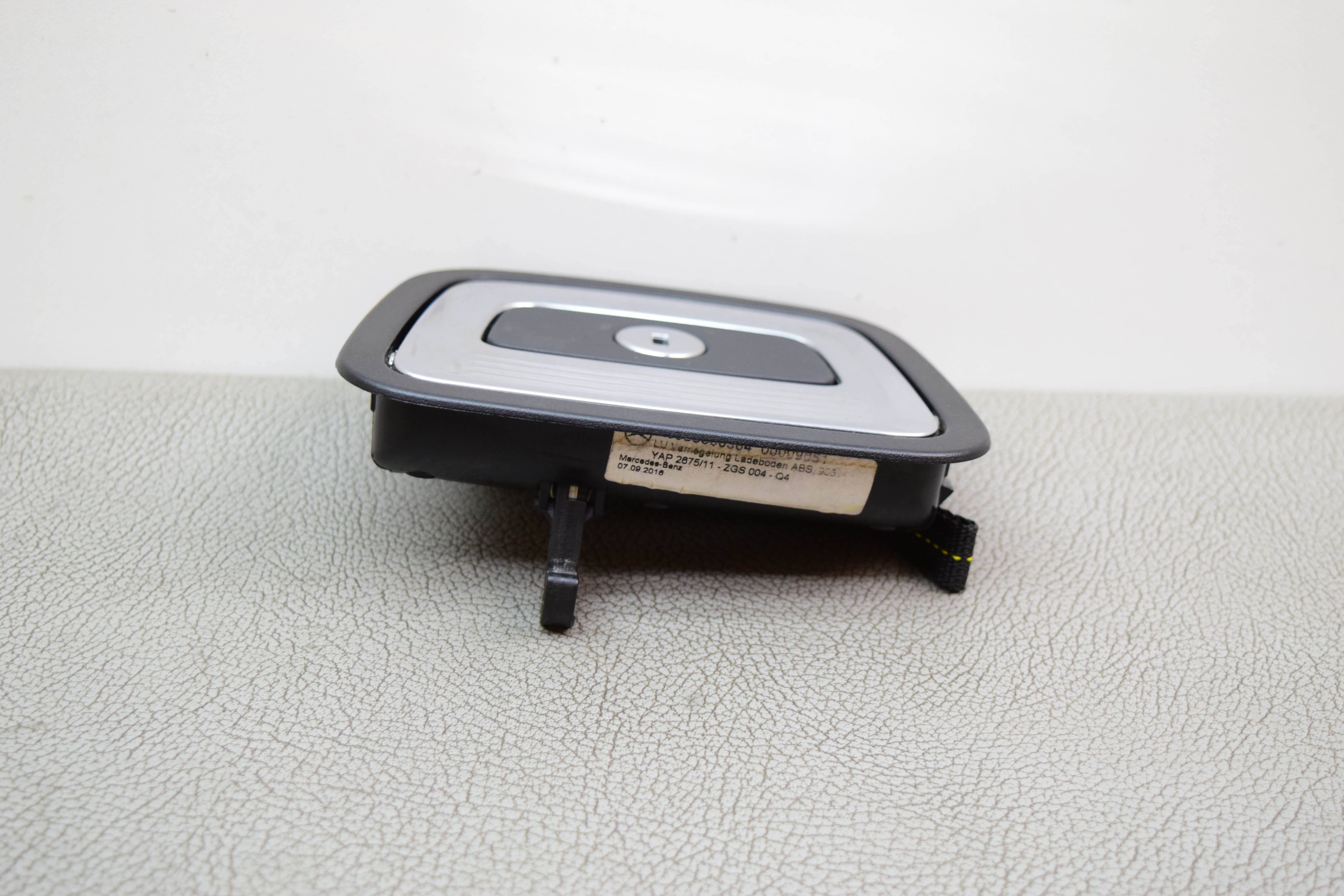 Mercedes-Benz GLE W166 Kofferraum Kofferraum Boden Teppich Griff OEM A0996800384 - Bild 4 von 11