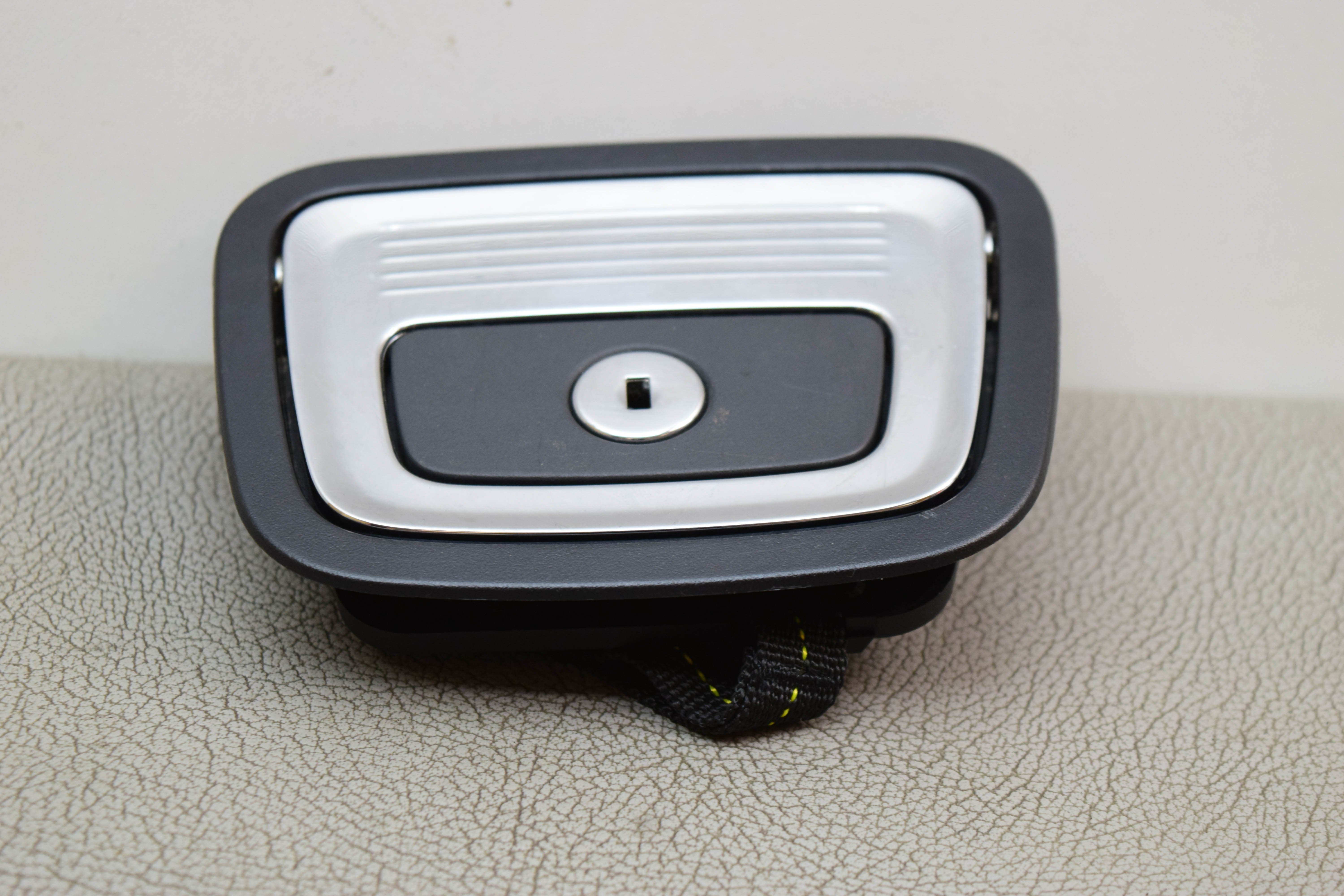 Mercedes-Benz GLE W166 Kofferraum Kofferraum Boden Teppich Griff OEM A0996800384 - Bild 2 von 11