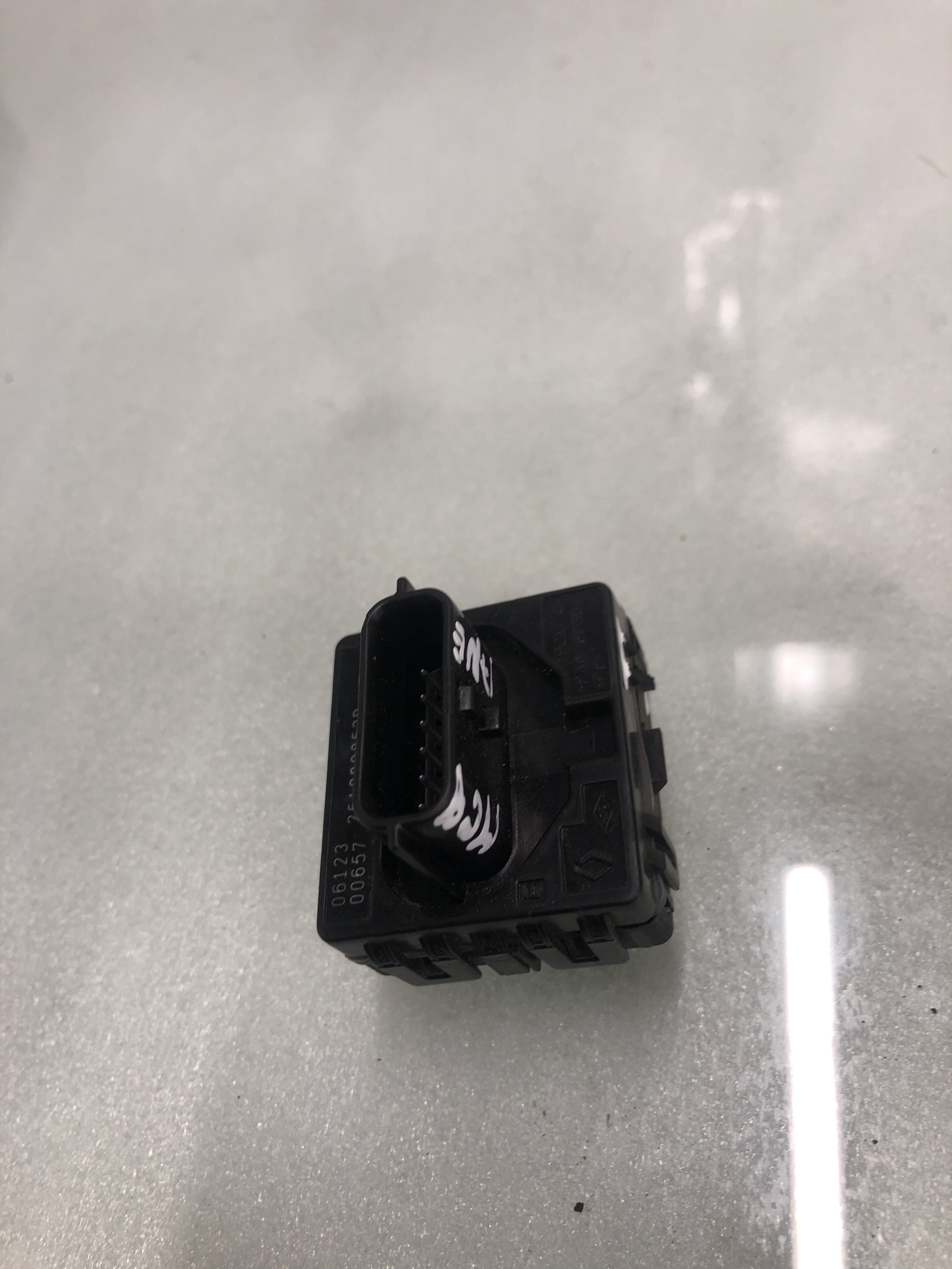 RENAULT 【整備済】 Fuel Injection 166007427R 0445110800 H8201636333 1.5 Blue
