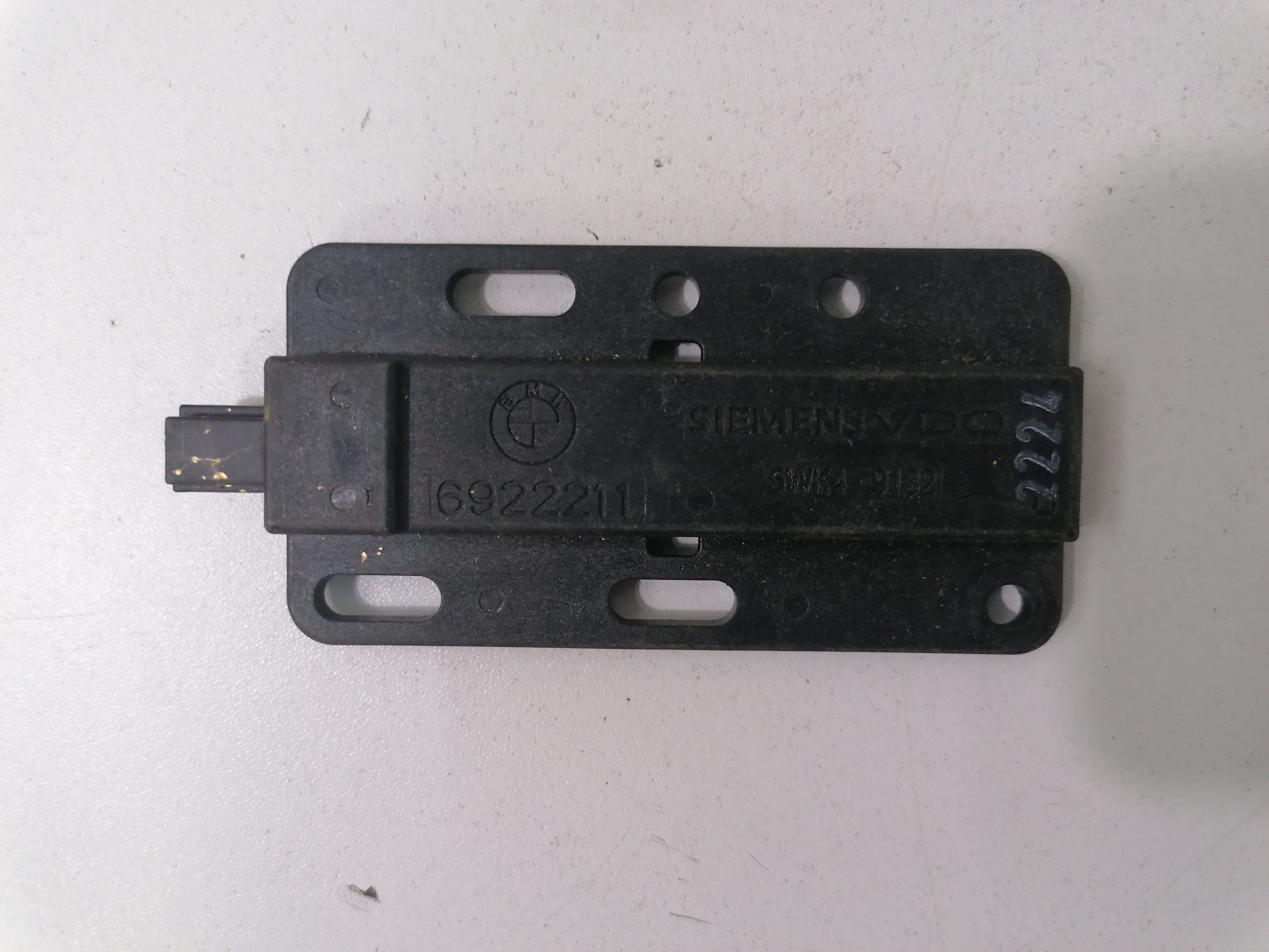 BMW X5 (E70) Keyless Entry Antenna 6922211 14635211 Used parts online