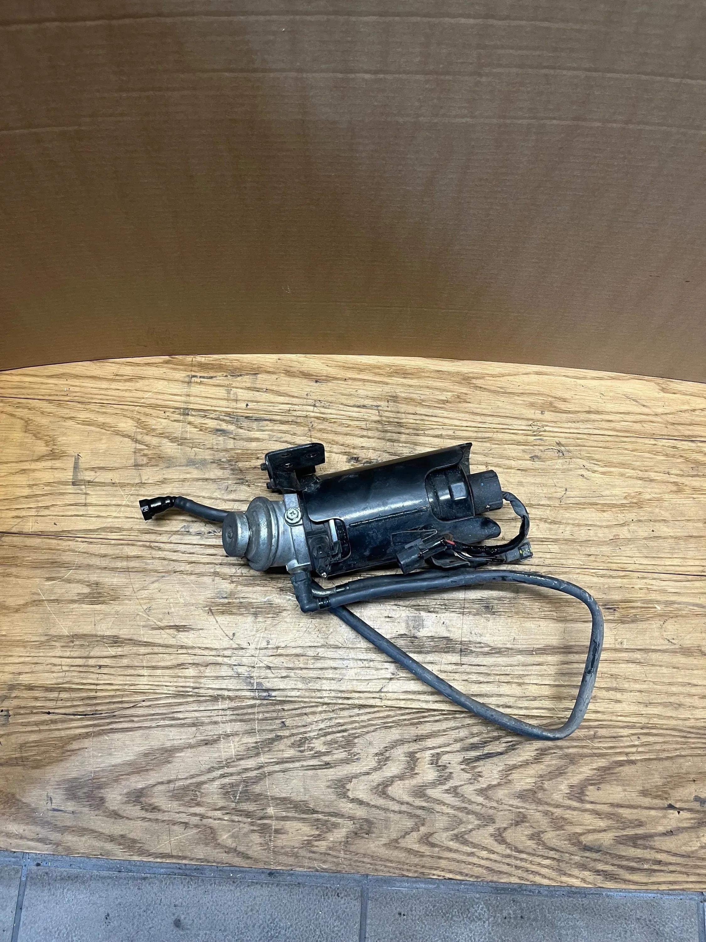Kia Sportage (JE) Off-road vehicle 2.0 CRDi 16V 4x4 (D4EA) FUEL PUMP C 2011