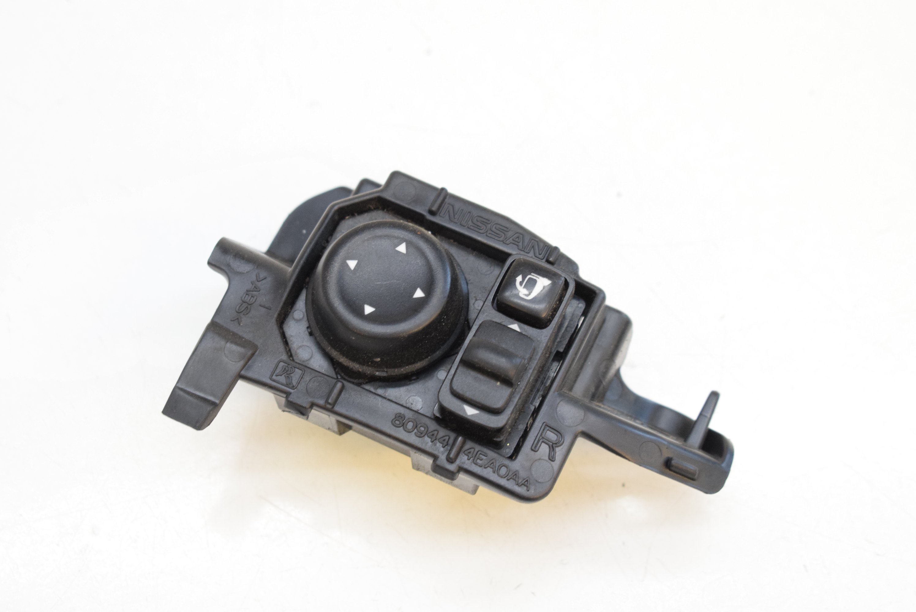 NISSAN Qashqai 2 generation (2013-2023) Switches 25570-4EA1B