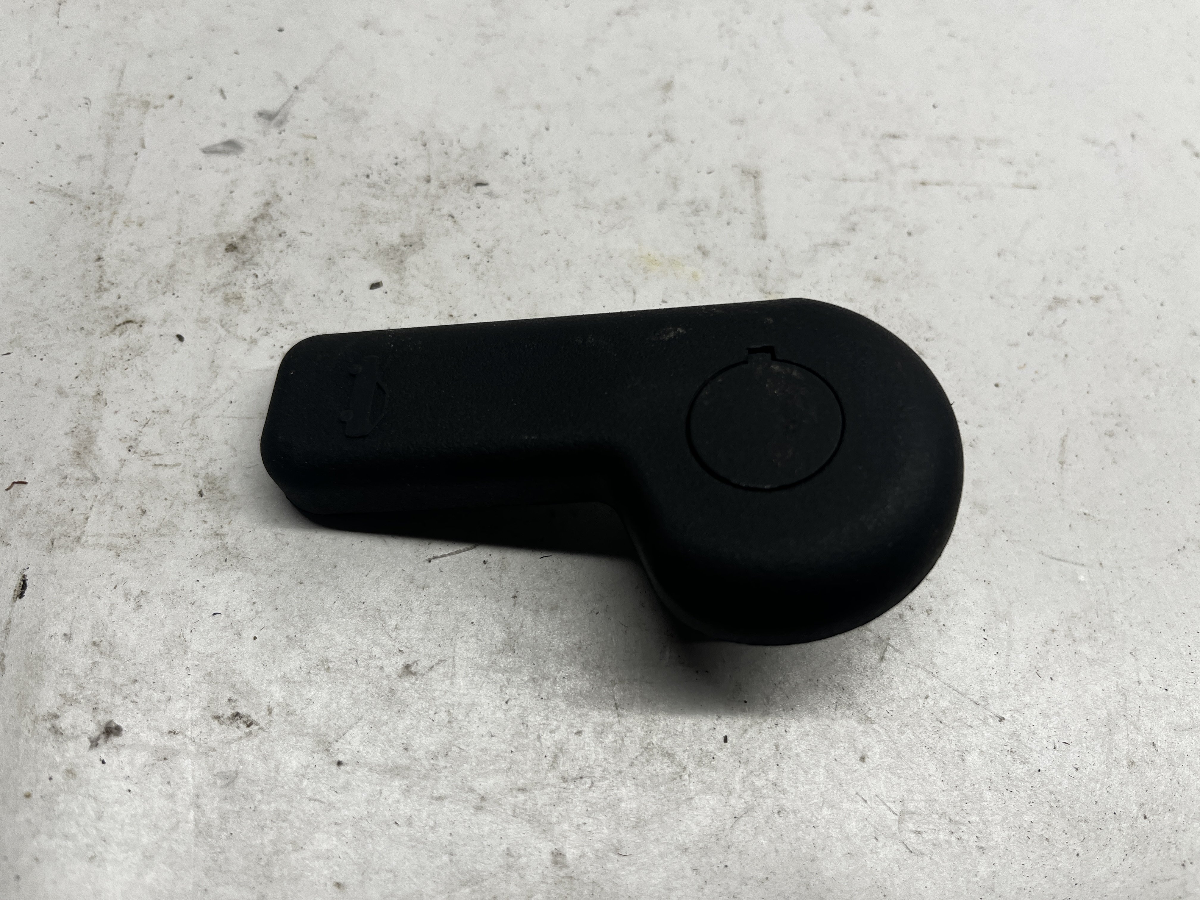 2016 FORD MUSTANG Bonnet Release Handle PA66GF33 CJ5416B626A