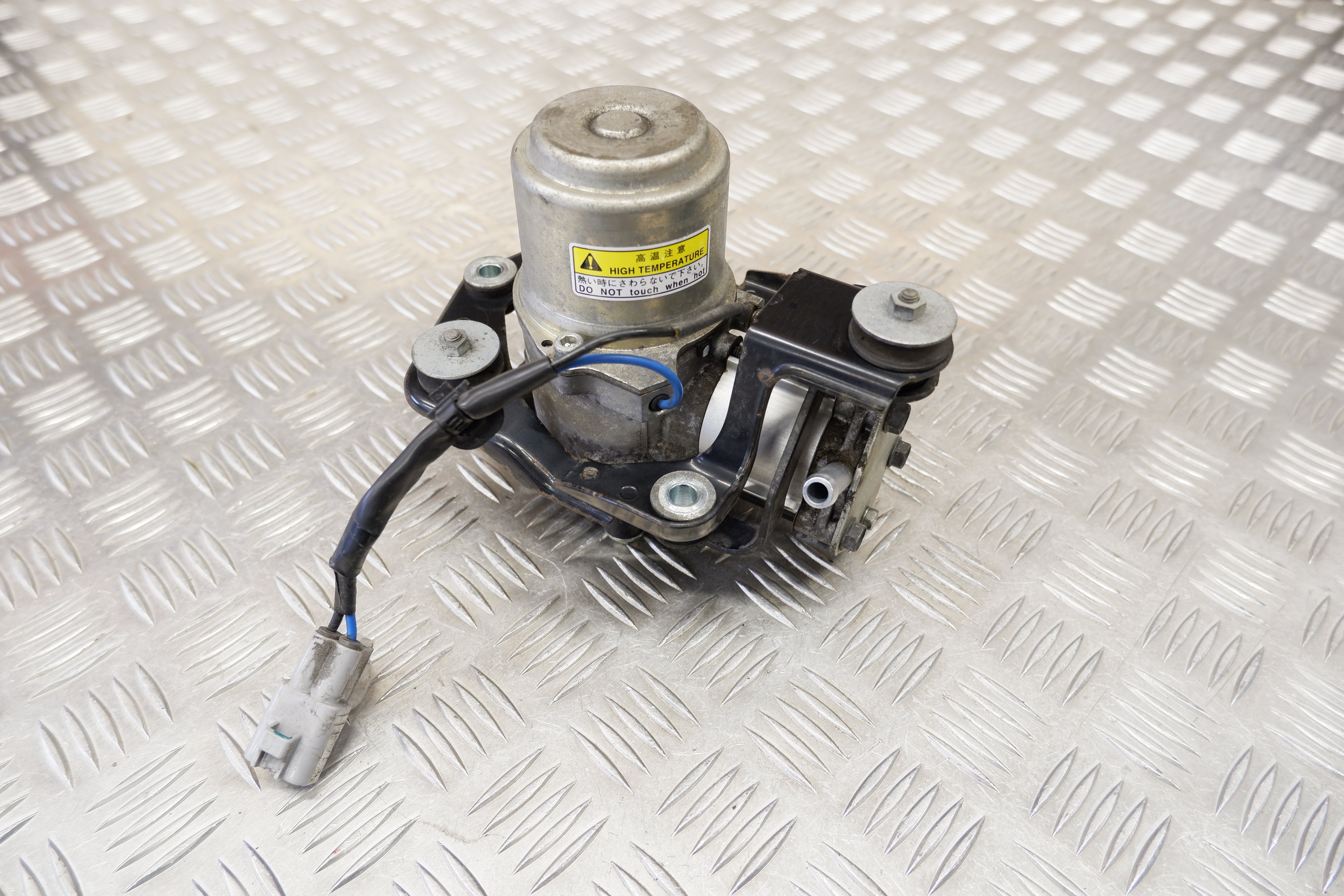 Mitsubishi Outlander (GF/GG) SUV 2.0 16V PHEV 4x4 (Y61) VACUUM PUMP 2014 4641A020 4641A020|MITSUBISHI