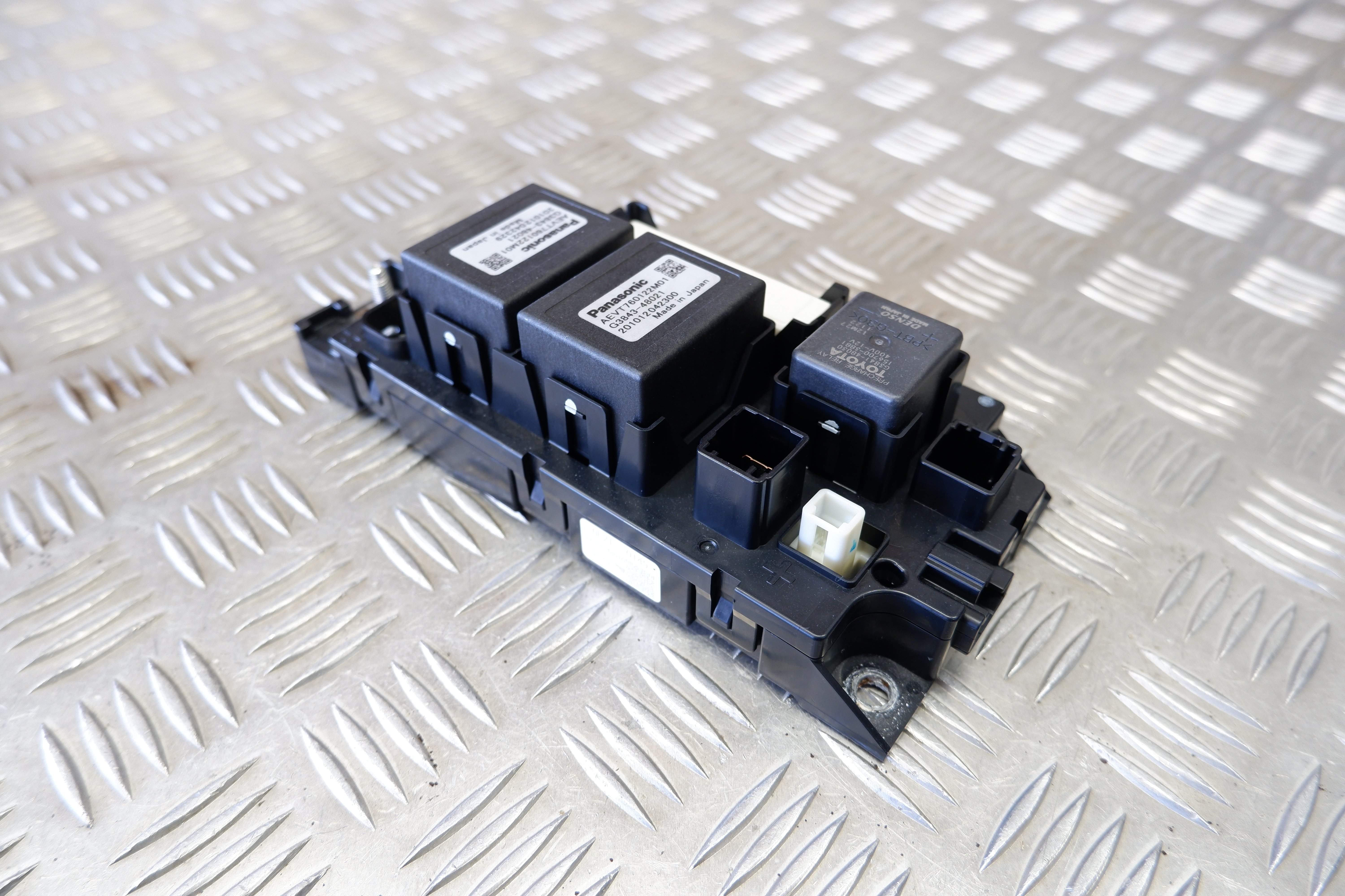 LEXUS RX 3 generation (2009-2015) Voltage Control Unit G3842