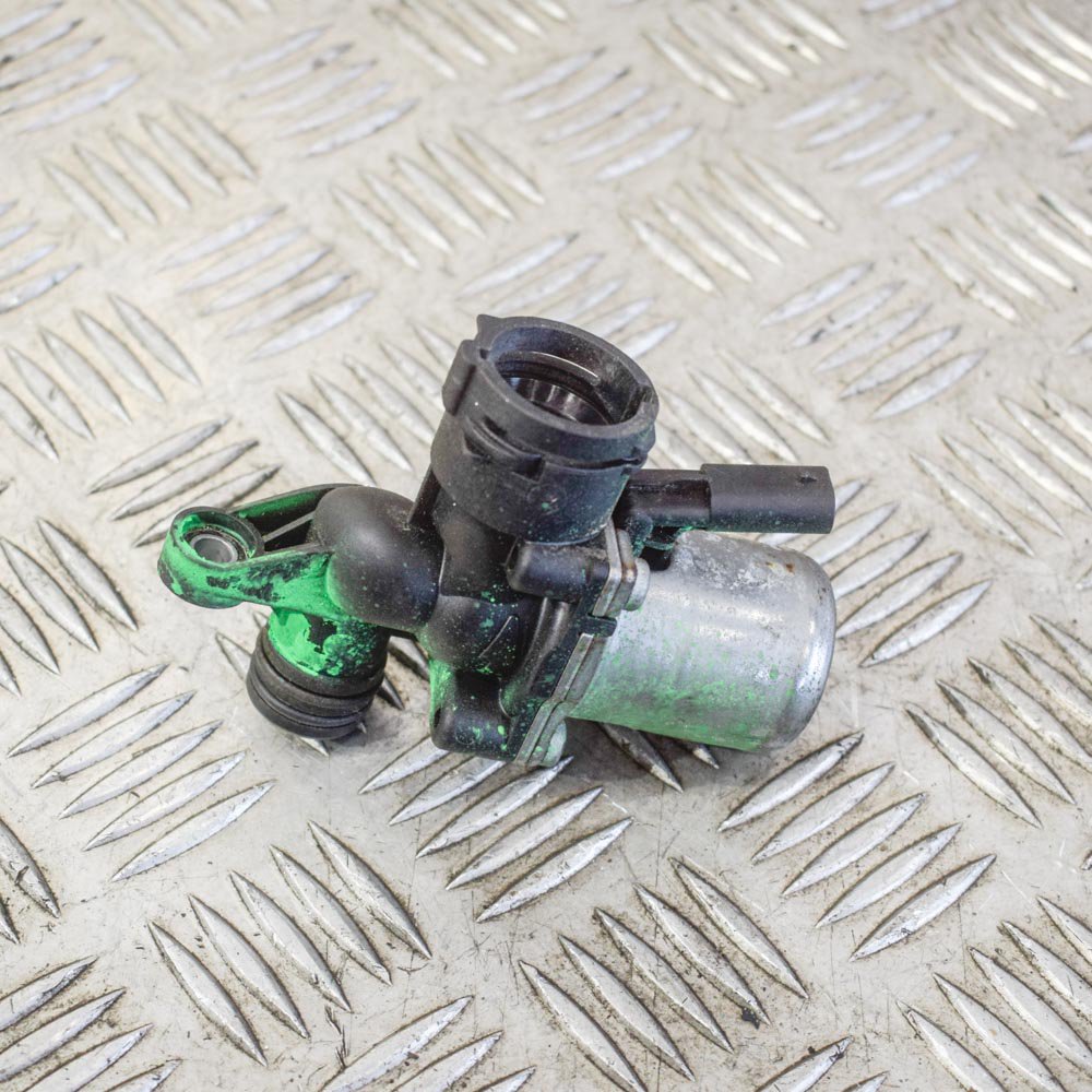 MERCEDESBENZ CCLASS W204 C350 Water Heater Valve A2722000031 200kw