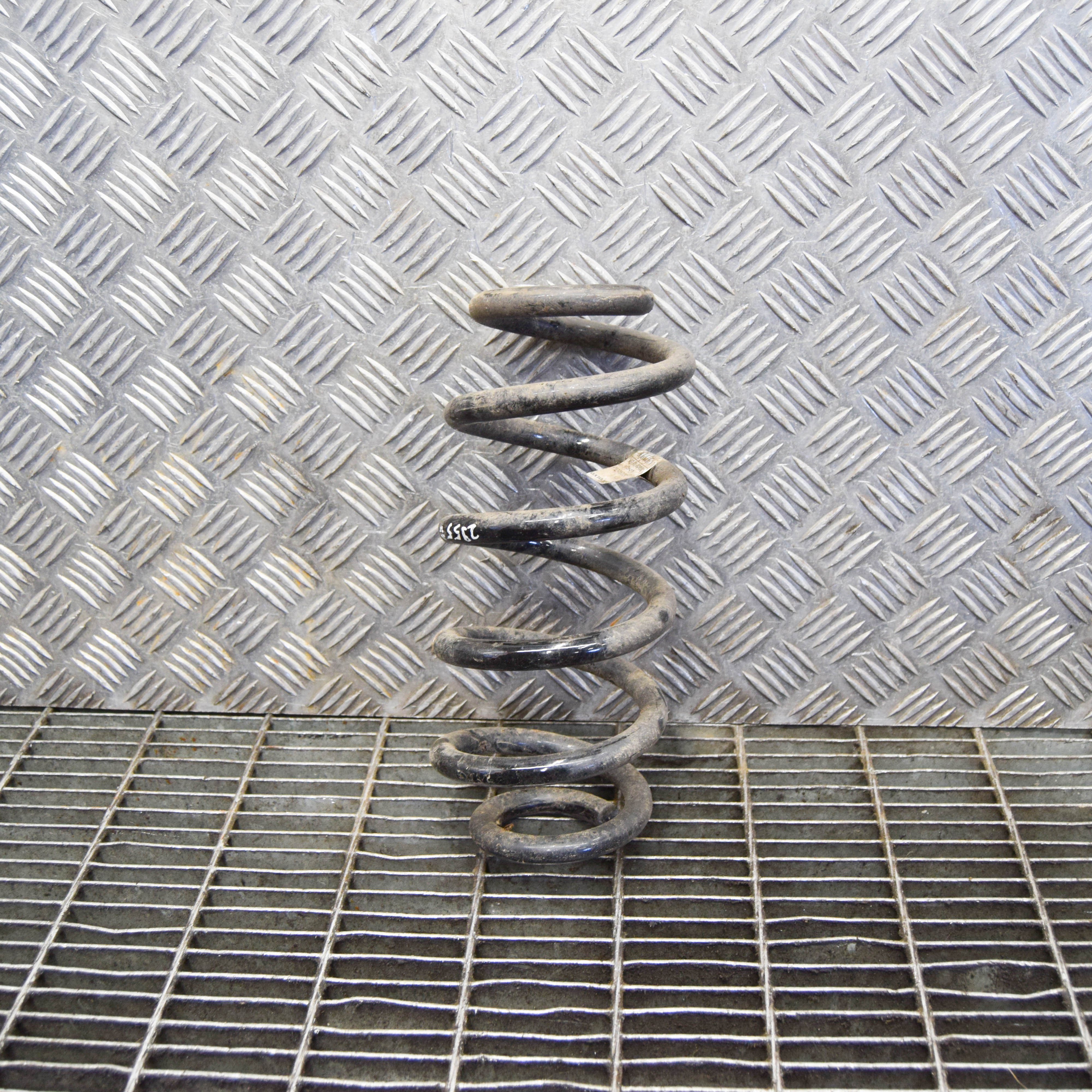 ハッピー VOLVO XC40 Rear Left Coil Spring 32246203 1.5 Hybrid 195kw
