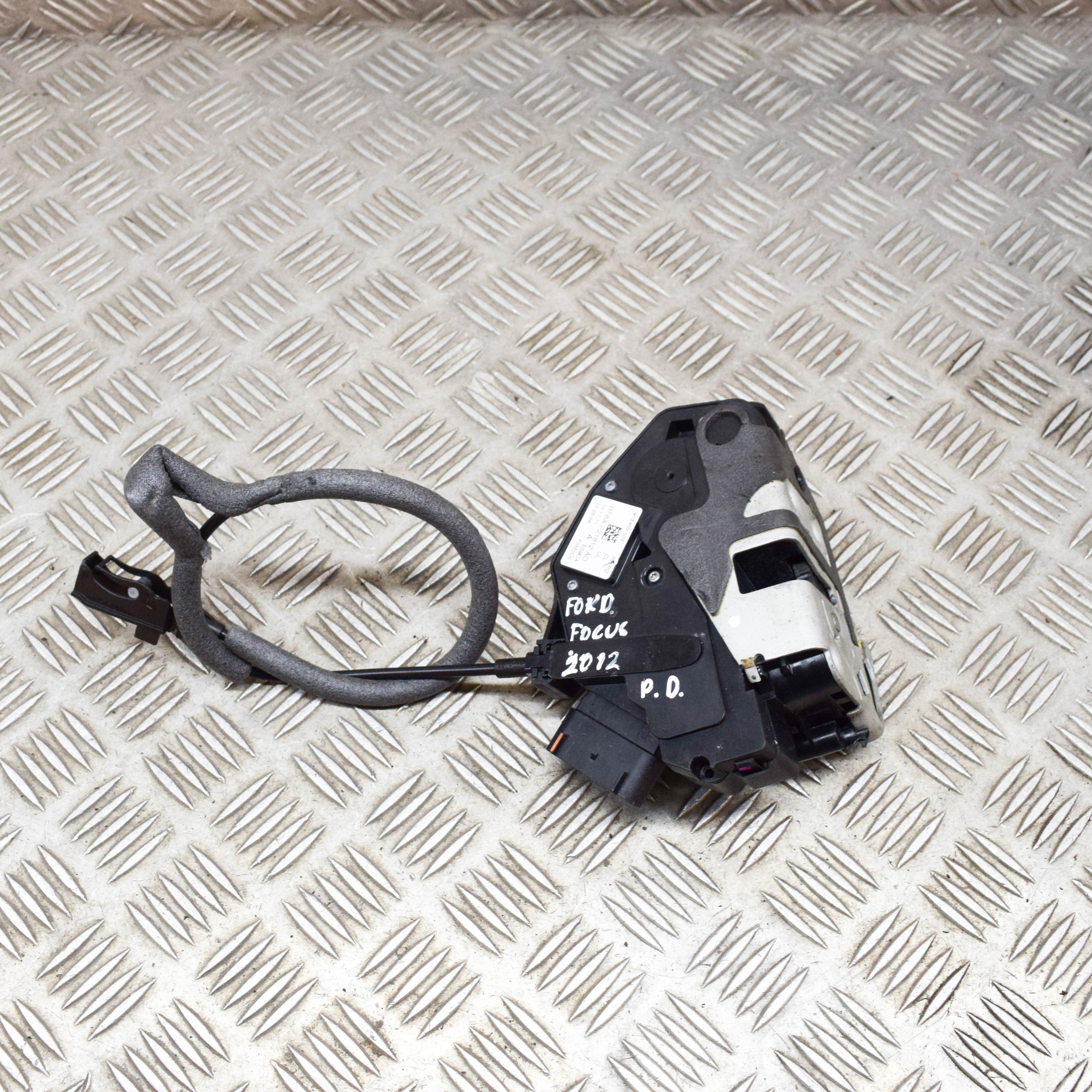 セイ FORD FOCUS MK3 Hatchback Front Right Door Lock LHD BF6A
