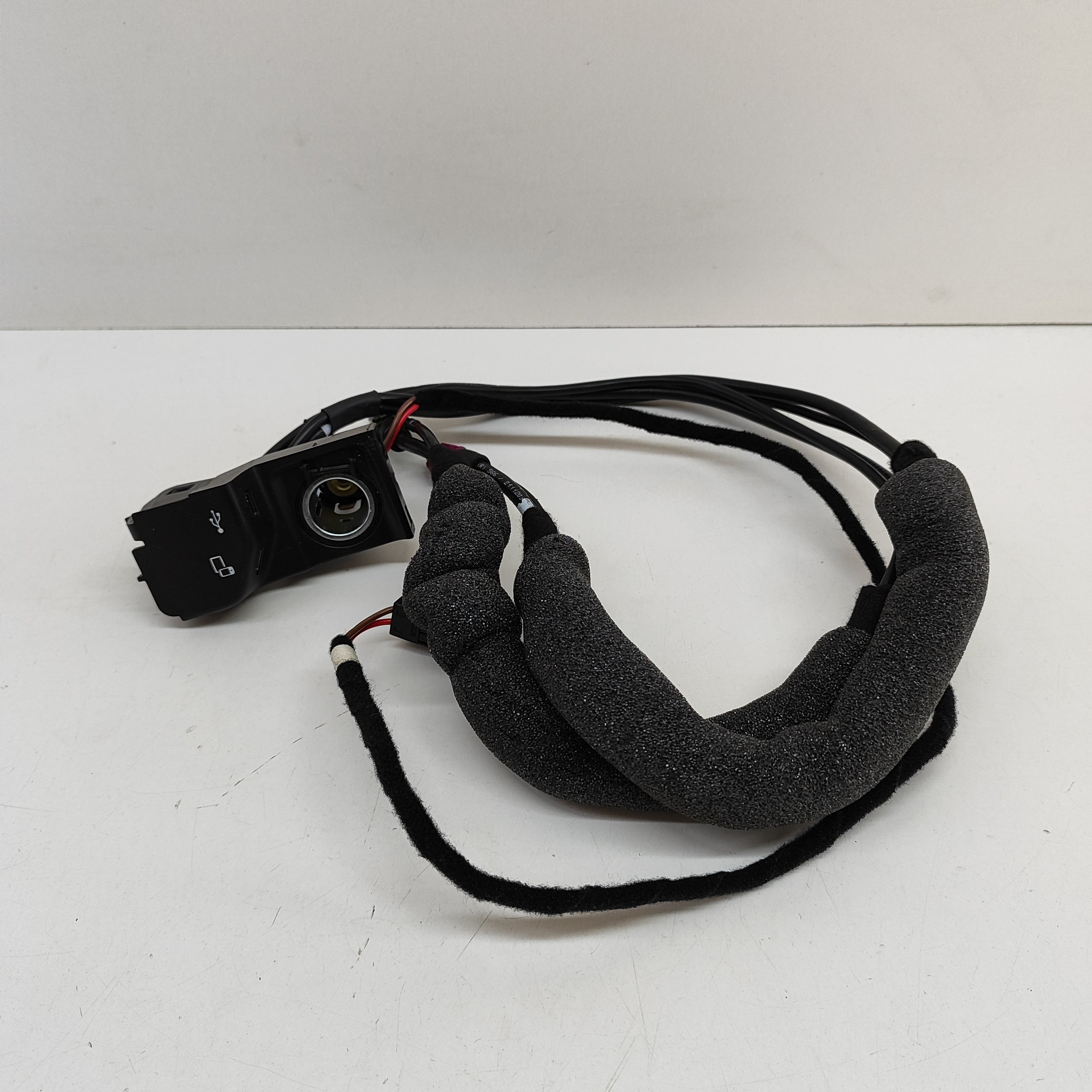 MERCEDES-BENZ GLE W167 (2019-2024) USB A1678209500 24706584