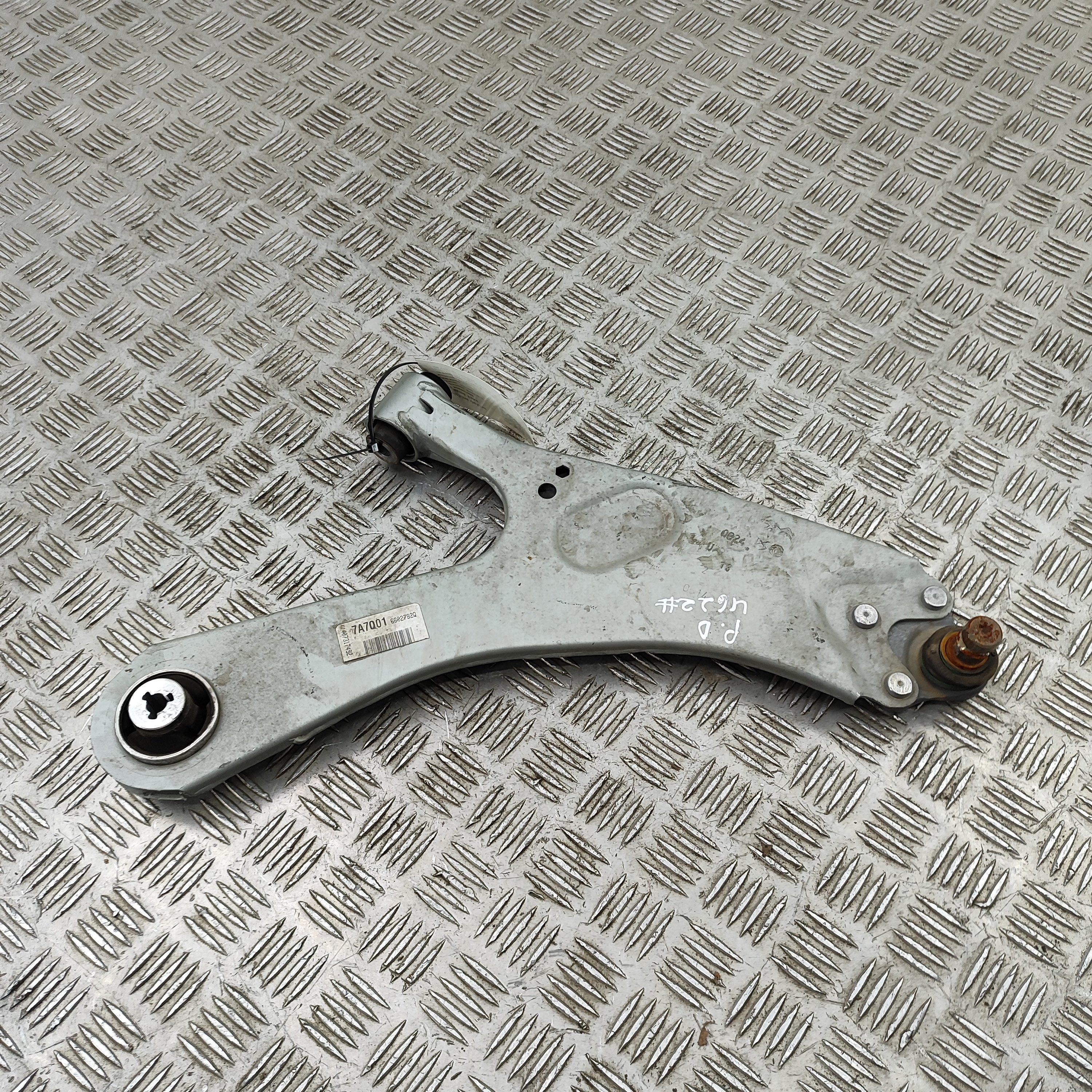つん出品 8-98287482-0 898287-4820 6HK1 T EXHAUST MANIFOLD FITS