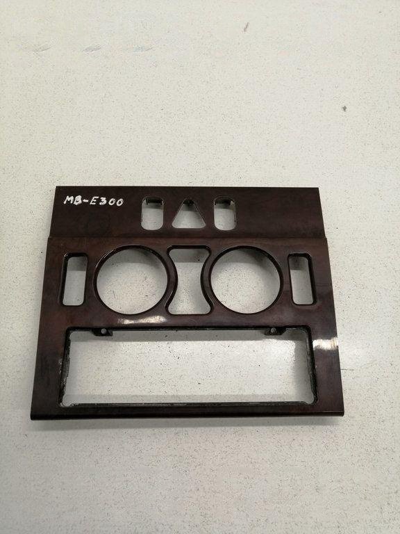 MERCEDESBENZ E (W210) Panel trim shield A2106830308 17134310 Used