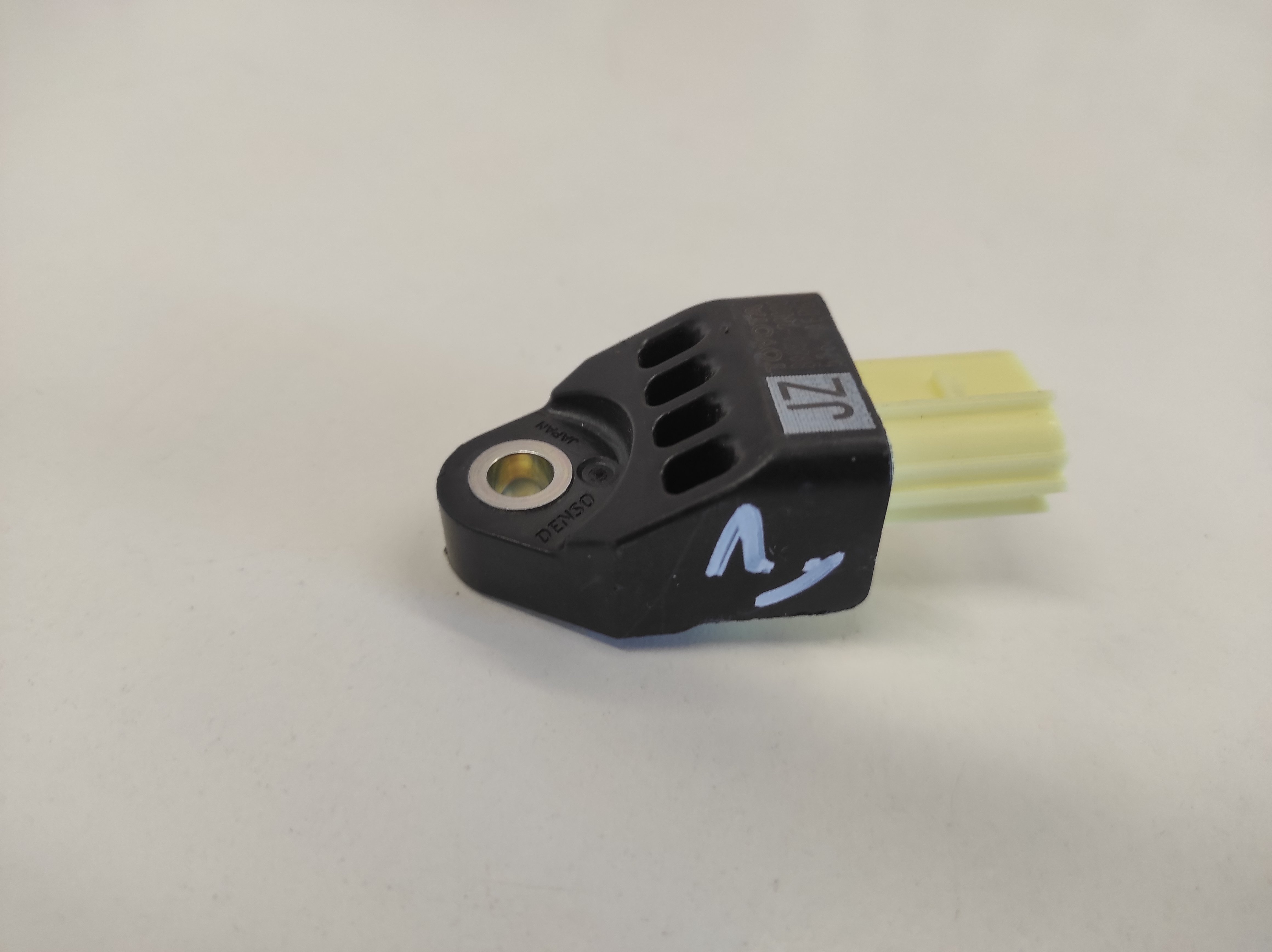 ネゴラ 化猫怪獣ネゴラ純銀製・純金製-KONATSU | コウゲイ株式会社 KOUGEI