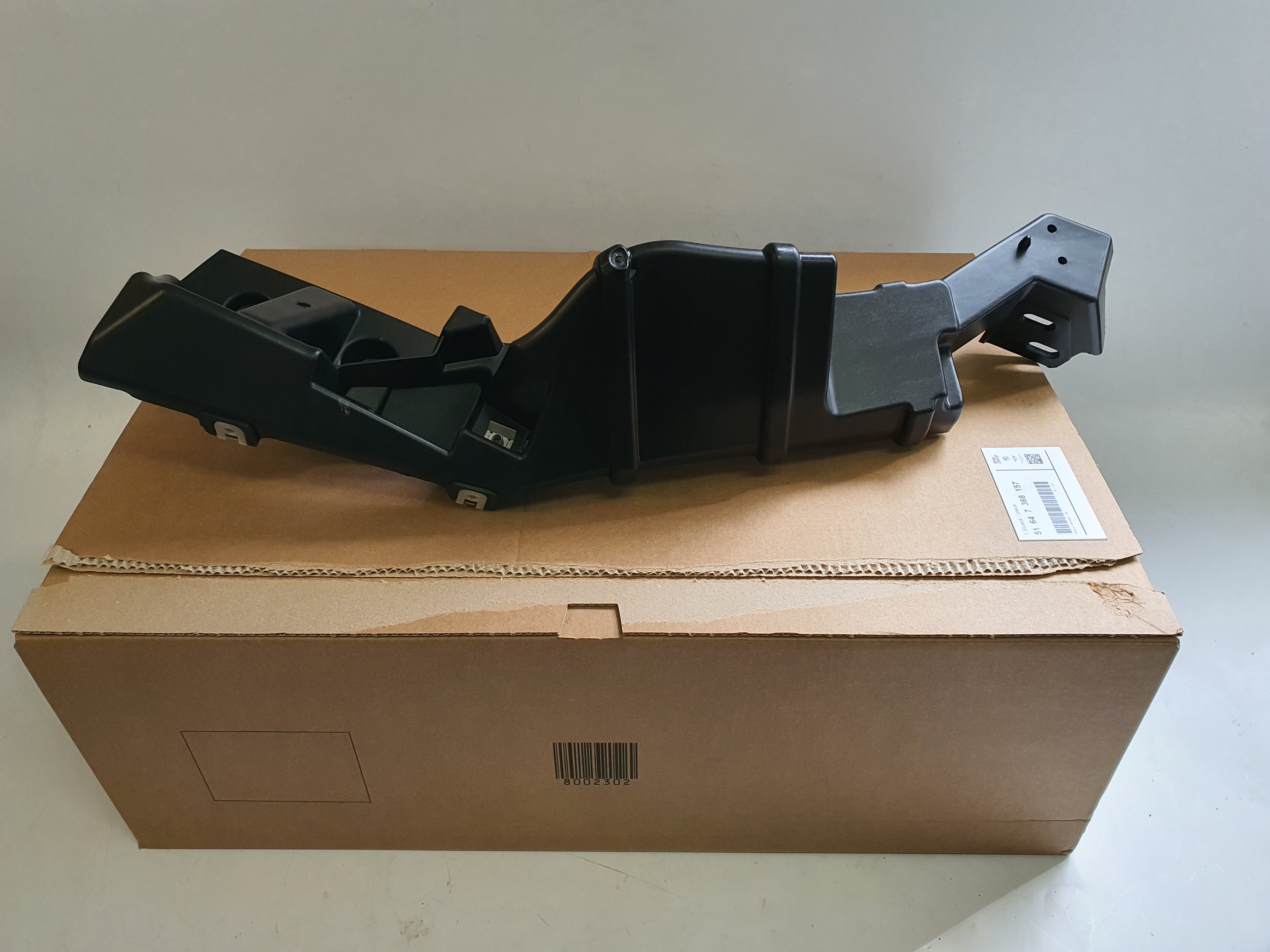 DRC BMW i3 I01 (2013-2024) Front Left Fender Holder 51647368157