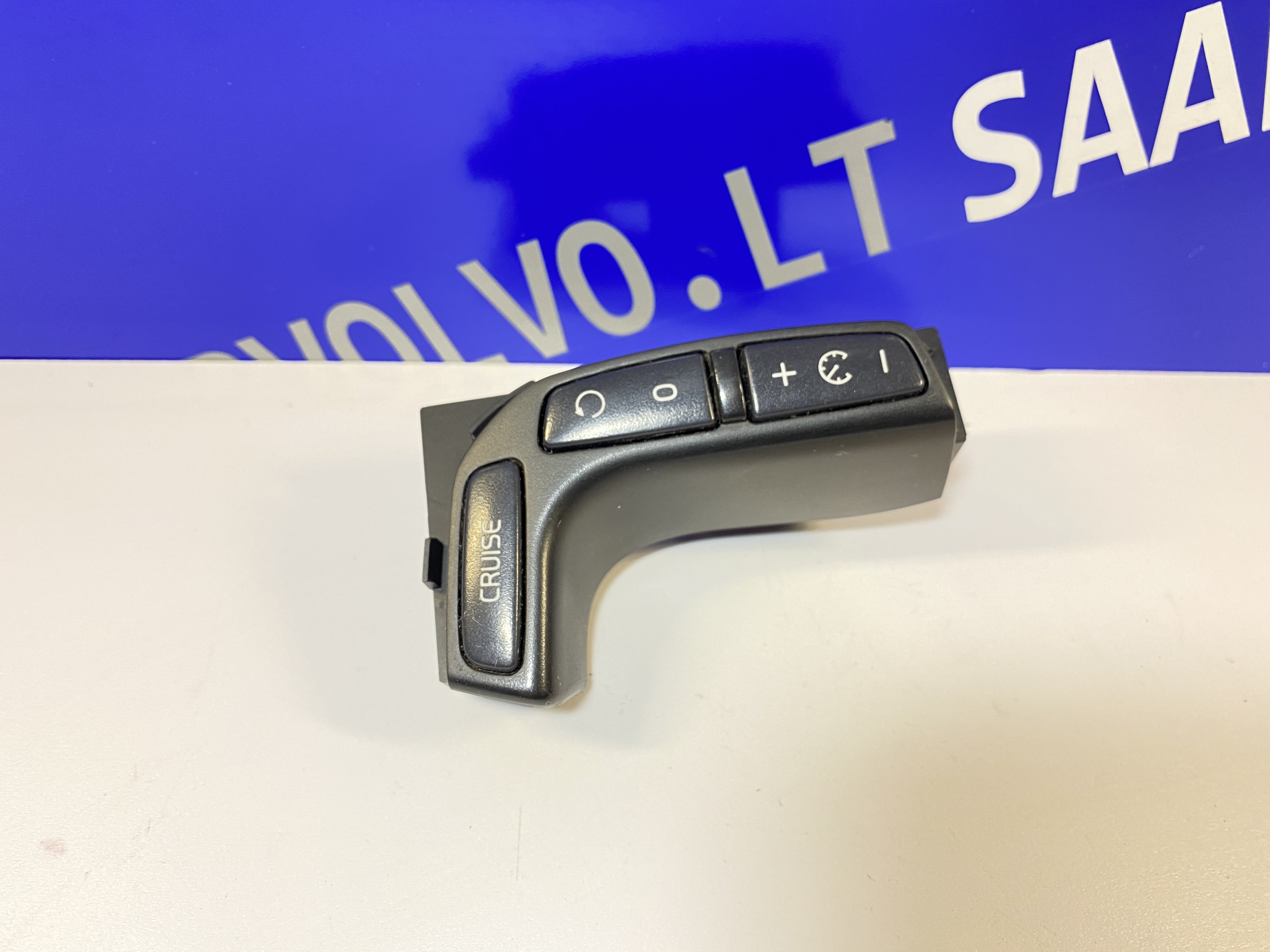 VOLVO S60, V70, S80, XC90, XC70 Cruise Control Buttons 30739571 2007