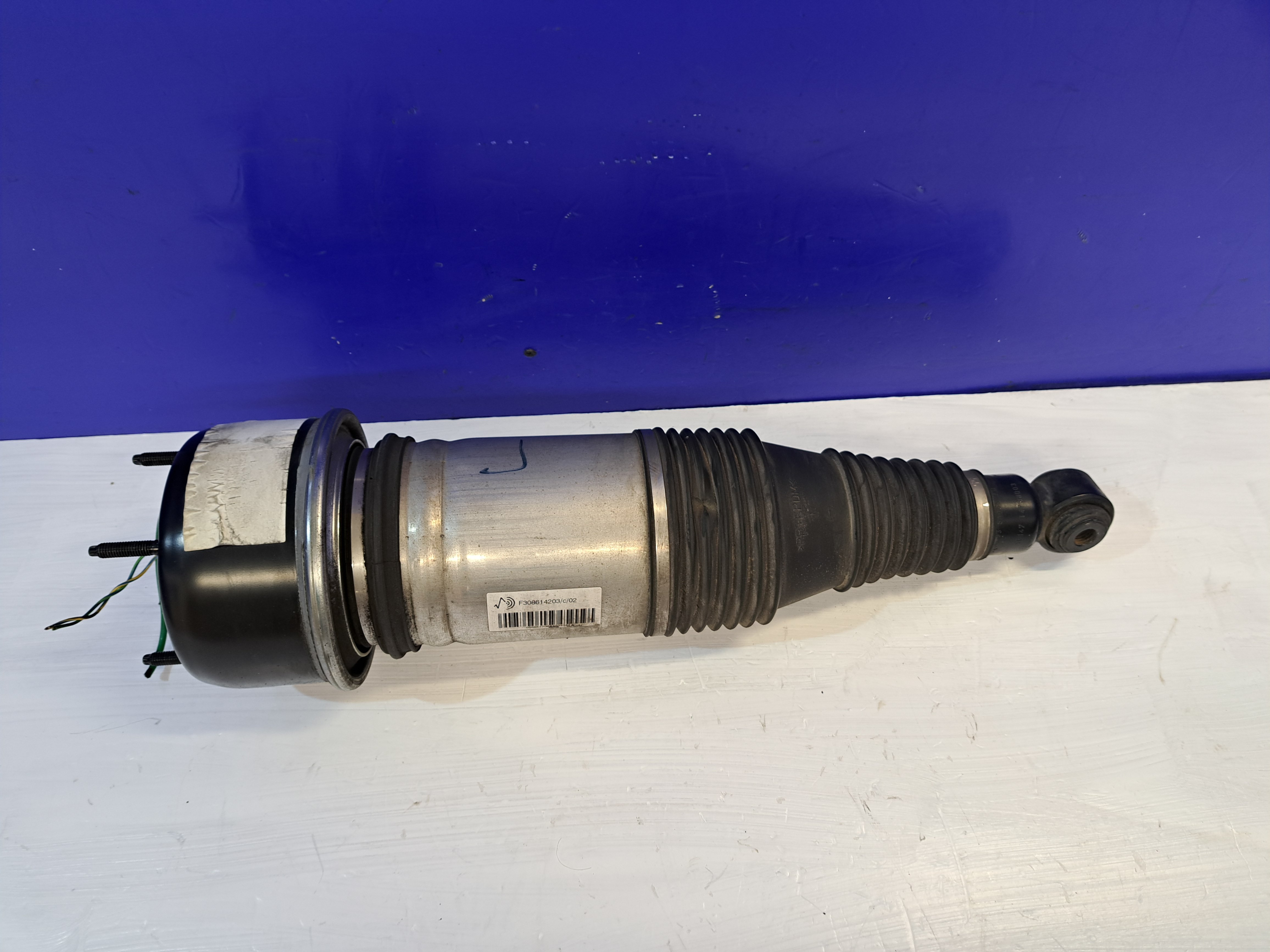 JAGUAR XJ X351 Rear Right Air Shock Absorber CW93-5A965-AB