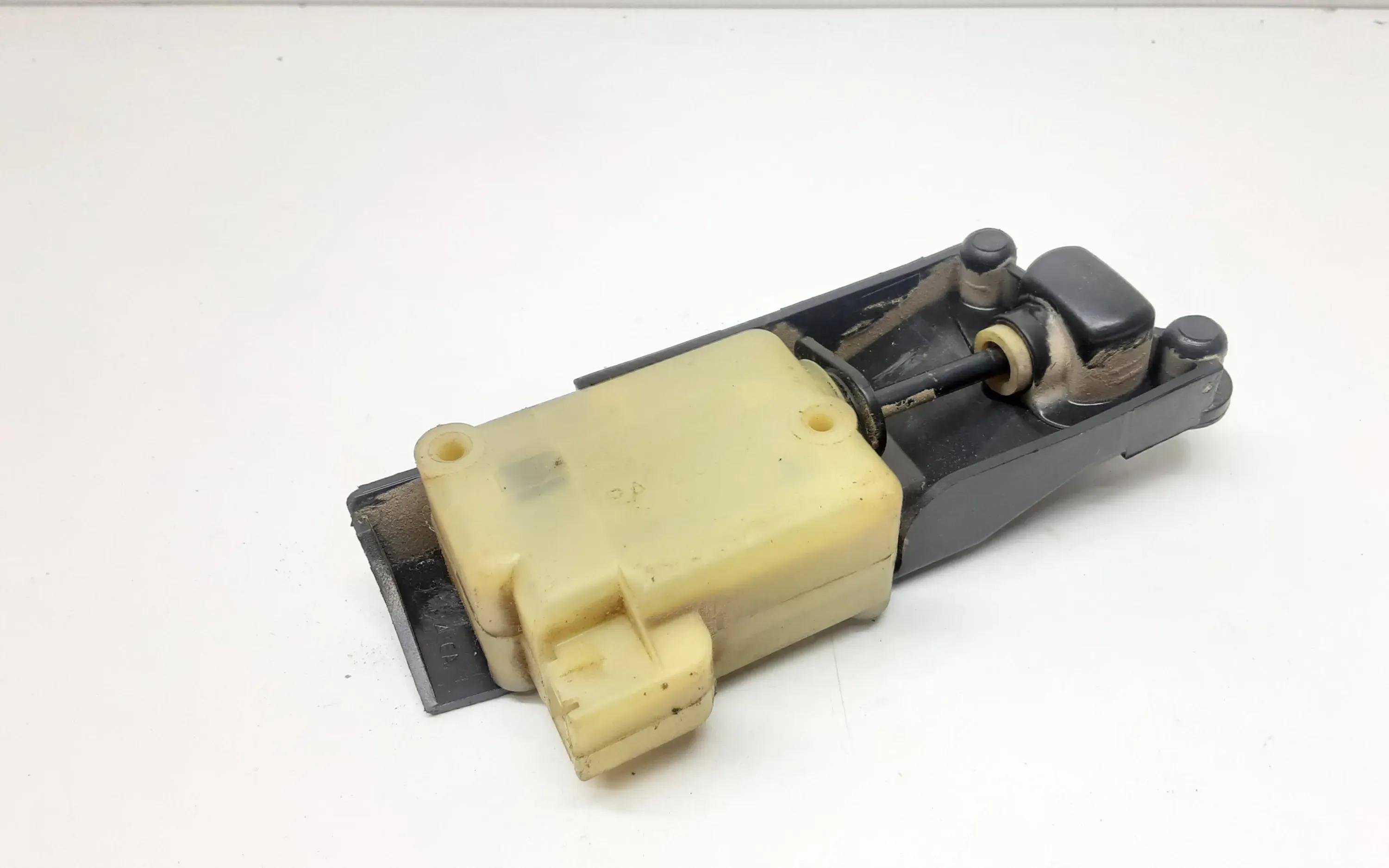 VOLVO XC90 1 generation (20022014) Fuel Tank Cover Lock 30612856