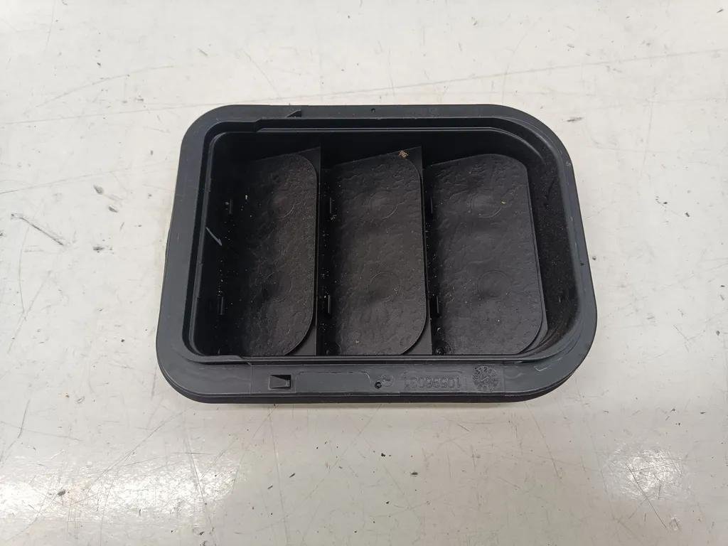 MG ZS Berlina 2.5 V6 180 24V (25K4F) CALANDRA 2023 10596031 10596031|MG