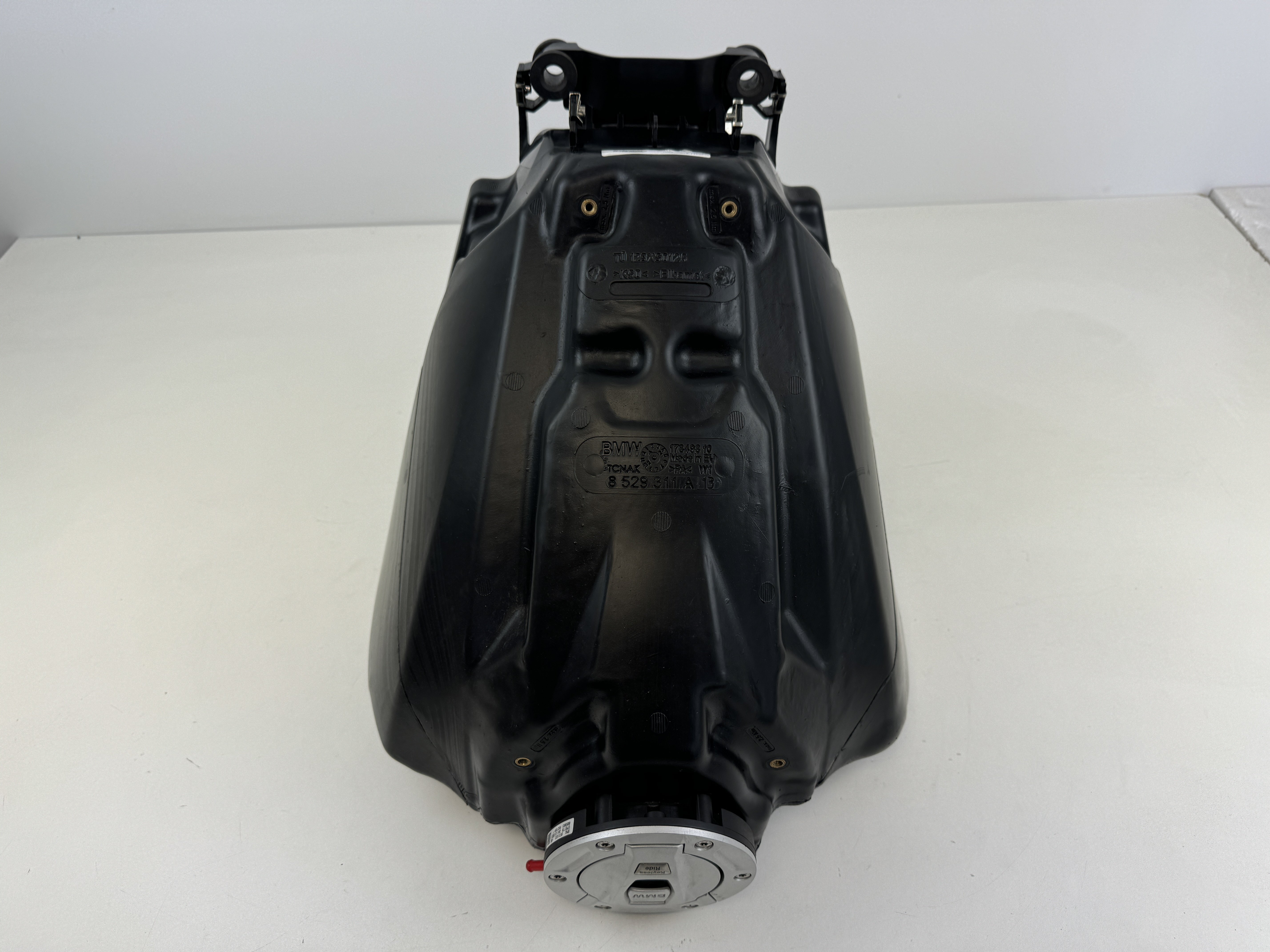BMW R Petrol fuel tank 16118529311,16118552148 26278633